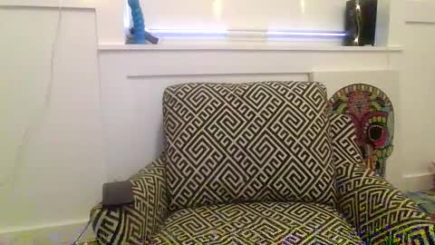 Snapshot of milfxx333 chatting on October 7, 5:21 pm milfxx333 online show from October 7, 5:21 pm
