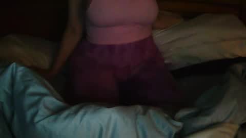 Snapshot of milfytitts chatting on October 9, 12:47 pm MilfyTitts online show from October 9, 12:47 pm