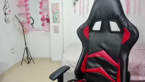 Snapshot of mili_fit11 chatting on October 10, 2:27 pm mili_fit11 online show from October 10, 2:27 pm