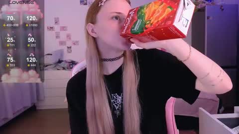 Milia online show from December 5, 6:44 am