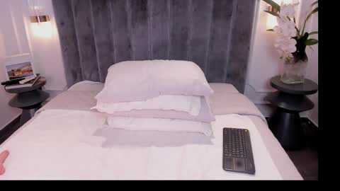 MILIE  online show from October 6, 8:39 pm