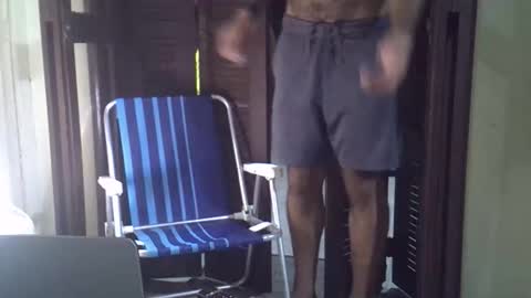 Snapshot of militaryx chatting on February 6, 3:22 am militaryx online show from February 6, 3:22 am