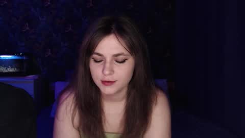 Stella and Neo online show from December 19, 4:19 am