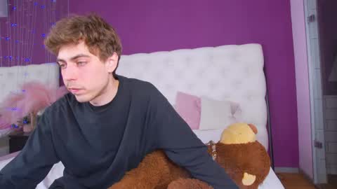 Snapshot of milkhunter_ chatting on April 11, 6:40 am milkhunter_ online show from April 11, 6:40 am