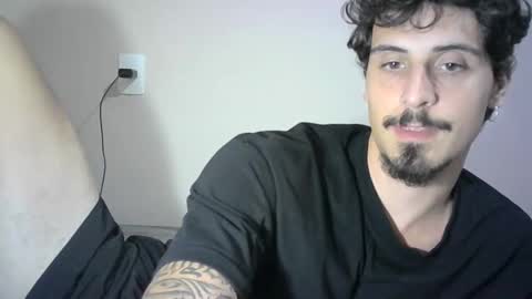 Snapshot of milkoffee chatting on December 8, 11:19 pm milkoffee online show from December 8, 11:19 pm