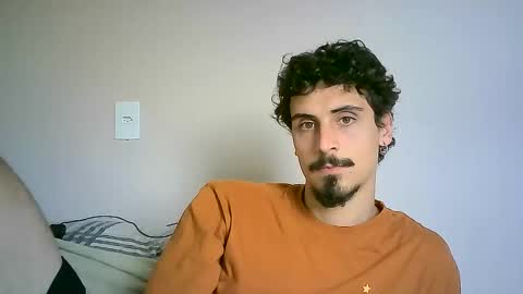 Snapshot of milkoffee chatting on December 10, 1:33 pm milkoffee online show from December 10, 1:33 pm