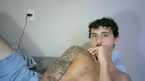 Snapshot of milkoffee chatting on December 19, 9:17 pm milkoffee online show from December 19, 9:17 pm