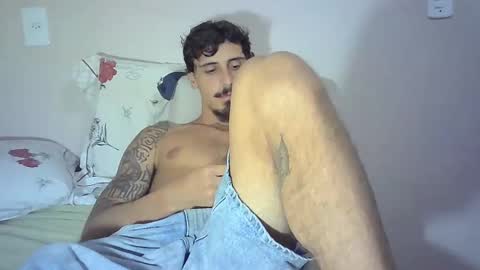 Snapshot of milkoffee chatting on February 4, 10:13 pm milkoffee online show from February 4, 10:13 pm