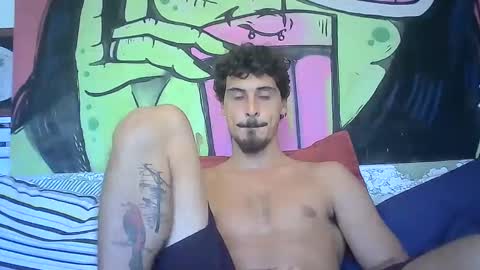 Snapshot of milkoffee chatting on March 1, 3:05 pm milkoffee online show from March 1, 3:05 pm