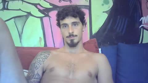 Snapshot of milkoffee chatting on March 3, 9:26 pm milkoffee online show from March 3, 9:26 pm