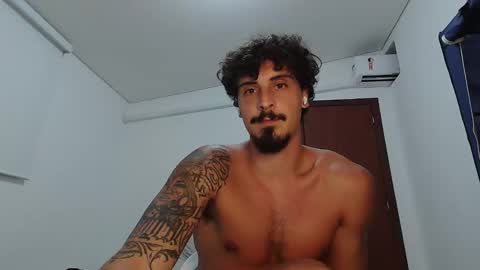 Snapshot of milkoffee chatting on February 7, 3:43 am milkoffee online show from February 7, 3:43 am