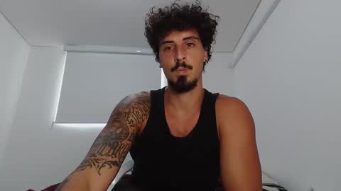 Snapshot of milkoffee chatting on February 19, 12:45 pm milkoffee online show from February 19, 12:45 pm