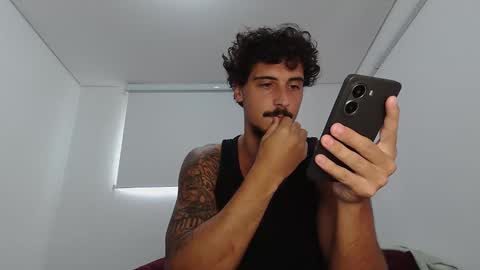 Snapshot of milkoffee chatting on February 24, 1:53 pm milkoffee online show from February 24, 1:53 pm