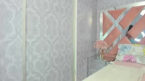 Snapshot of milkybaby_ chatting on November 22, 7:35 pm Sofia online show from November 22, 7:35 pm