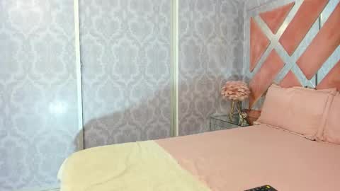 Snapshot of milkybaby_ chatting on November 28, 5:15 pm Sofia online show from November 28, 5:15 pm