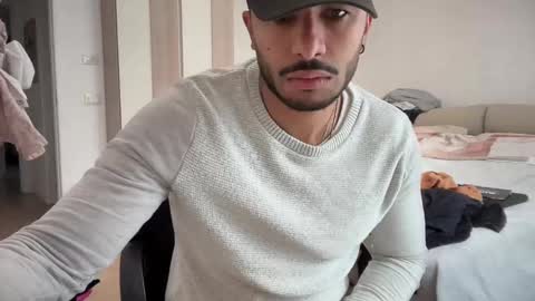 Snapshot of milkycock90 chatting on February 28, 8:09 am Carlos online show from February 28, 8:09 am