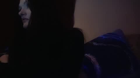 Snapshot of milkyemm chatting on November 17, 8:31 am milkyemm online show from November 17, 8:31 am