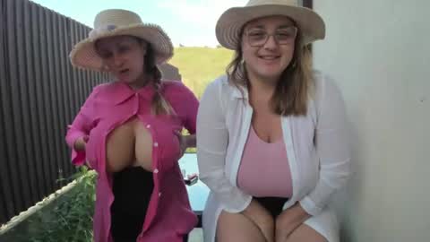 Snapshot of milkykandy chatting on July 28, 4:30 am Livia online show from July 28, 4:30 am