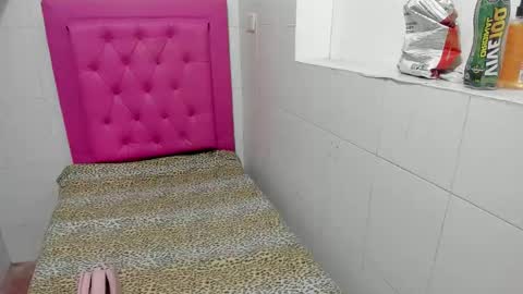 milkyway_18 online show from November 30, 1:37 pm