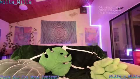 milla_milla online show from October 7, 5:26 am