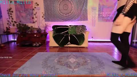 milla_milla online show from November 2, 3:31 am