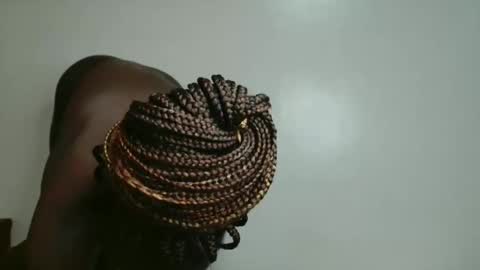 Snapshot of milla_nova chatting on October 26, 1:28 pm nova online show from October 26, 1:28 pm