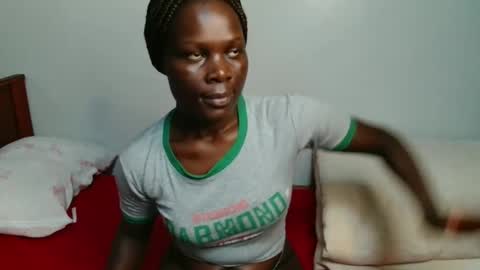 Snapshot of milla_nova chatting on November 16, 12:44 pm nova online show from November 16, 12:44 pm