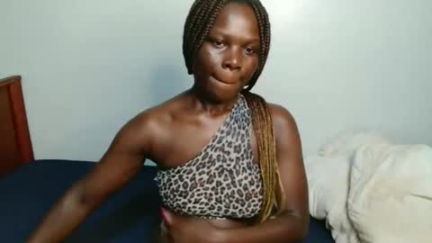 Snapshot of milla_nova chatting on November 22, 1:54 pm nova online show from November 22, 1:54 pm