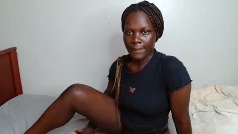 Snapshot of milla_nova chatting on November 28, 2:47 am nova online show from November 28, 2:47 am