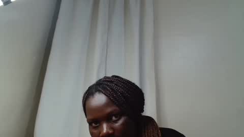 Snapshot of milla_nova chatting on November 29, 1:41 am nova online show from November 29, 1:41 am