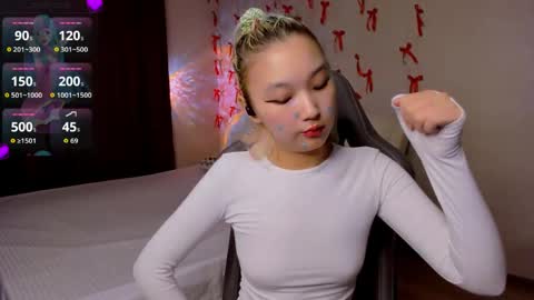 Snapshot of milla_waves chatting on May 5, 1:30 pm Milla or just Mi online show from May 5, 1:30 pm