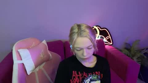Hello  Im Mila online show from September 13, 1:38 am