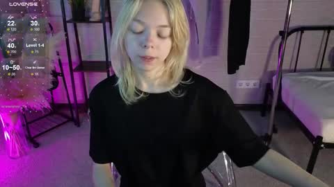 Hello  Im Mila online show from October 1, 1:44 am