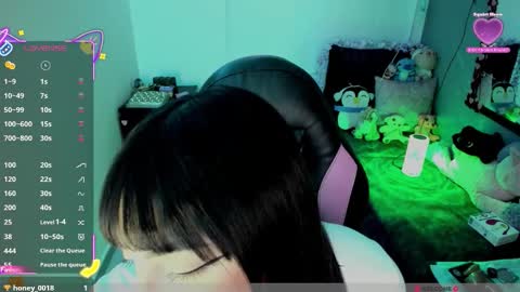 millandiux online show from January 14, 1:44 am