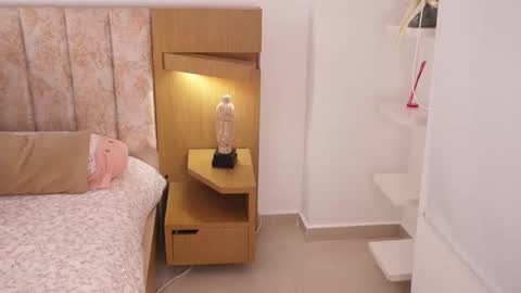 erika rf99 online show from October 16, 12:00 am