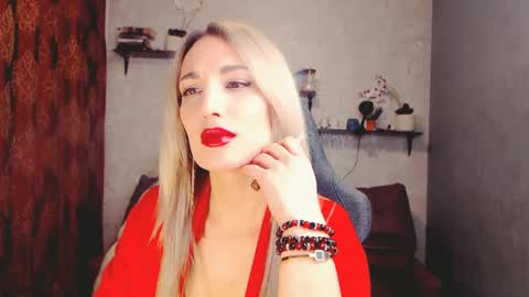 Snapshot of millaxqueen chatting on February 21, 11:44 am MillaXQueen online show from February 21, 11:44 am