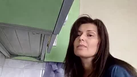 Snapshot of millenabella chatting on April 2, 8:01 am millenabella online show from April 2, 8:01 am