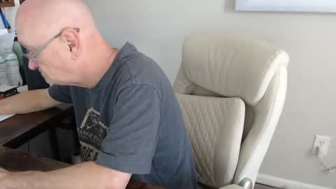 millenium0129 online show from November 17, 3:29 pm