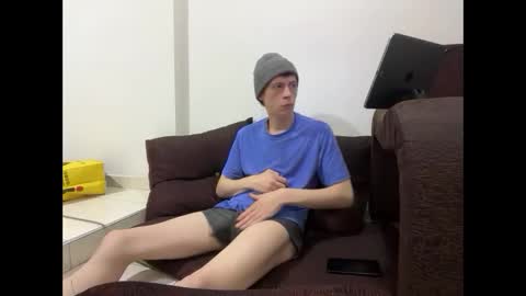 Snapshot of millerjdm chatting on October 28, 12:47 am SlimnHungOH online show from October 28, 12:47 am