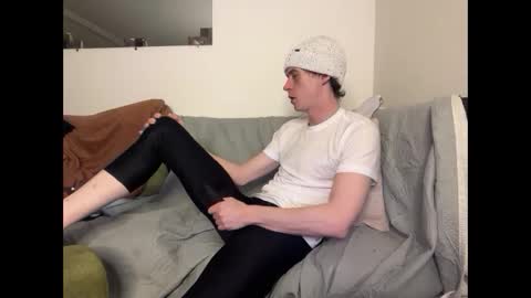 Snapshot of millerjdm chatting on December 13, 9:42 pm SlimnHungOH online show from December 13, 9:42 pm