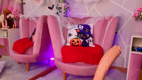 milleyjones_ online show from October 18, 7:09 am