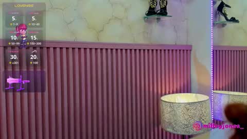 milleyjones_ online show from February 28, 11:44 am