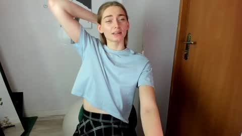 millie_lacroix online show from April 16, 1:12 pm