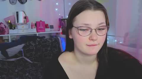 Millie online show from October 11, 3:17 am