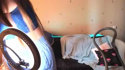 Millie online show from May 28, 2:31 am