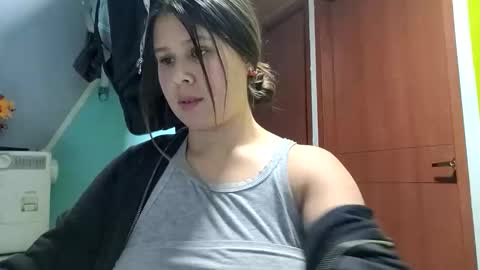 Snapshot of milliesweet77 chatting on November 2, 4:59 am milli online show from November 2, 4:59 am