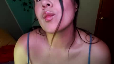 Snapshot of milliesweet77 chatting on November 28, 5:48 pm milli online show from November 28, 5:48 pm