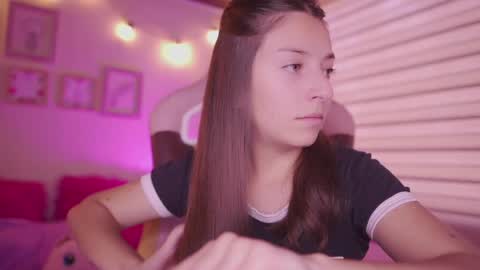 MILLY online show from April 8, 8:20 pm