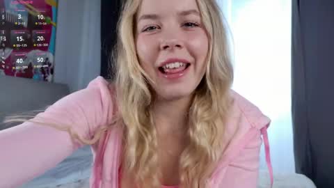 Snapshot of milly_shy chatting on June 8, 7:20 am Milly online show from June 8, 7:20 am
