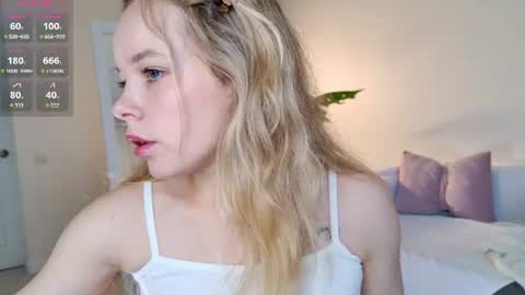 Snapshot of milly_shy chatting on June 18, 6:57 am Milly online show from June 18, 6:57 am